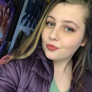 Meet your Posher, Lydia